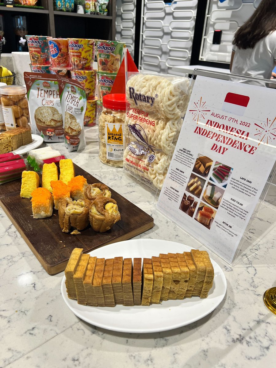 Happy Independence Day to Indonesia! 🇮🇩 Absolutely LOVE kueh lapis &amp; lapis sagu, big thanks to the amazing REW for the treats 😍