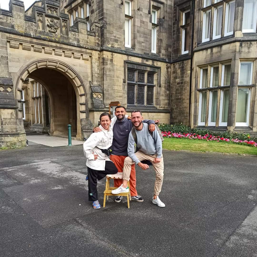 CarlosPons_G's tweet image. Buenos dias, #CliffeCastle! DeNada is back together and am so excited to be back with these two! Catch #TheBullandtheMoon today at 12 and 2 pm, part of the #BeeYourself #teddybearpicnic! #Keighley #Bradford