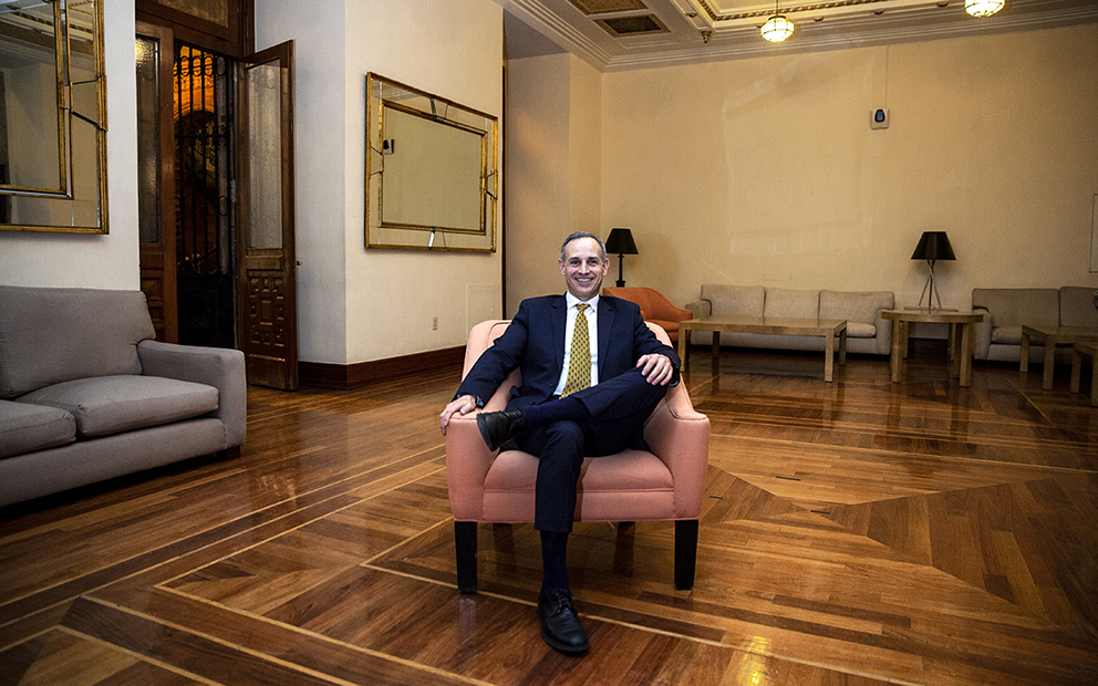 Inteligente001's tweet photo. Le digo a @HLGatell que los consultorios de las farmacias han sido extraordinarios para ayudar a la sociedad mexicana en momentos en que la federación destruye el sistema de salud pública.

Alguien me acompaña? https://t.co/xe9tiA1idW