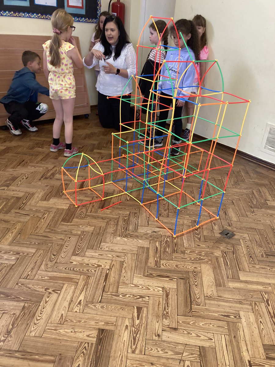 gille_james's tweet photo. Great visit to food and fun @penybrynps! Great building, creative and team skills displayed by the children! Well done @WatesGroup! Well done to the team #foodandfun #watesgroup #penybryn #judithgregory https://t.co/tgexVhpqtR