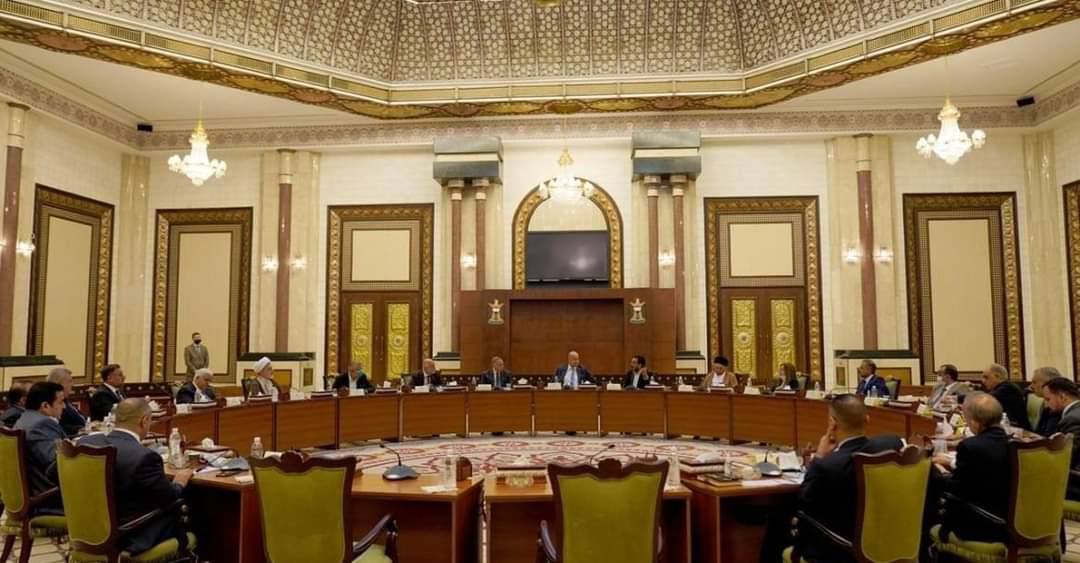 vpn1n's tweet photo. احمد الاسدي:

يغرد ويكذب يقول انا وهمام حمودي لم نشارك باجتماع الكاظمي وكما تشاهدون هو و همام حمودي حاضرون في الاجتماع ! https://t.co/OKZoefj1Tf