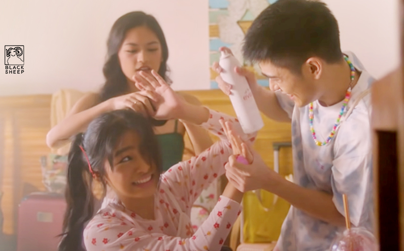 This deleted scene from 'Hello Stranger: The Movie (2021)' gives you a peek at how Kookai's (Vivoree) transformation happened with the help of Crystal (Gillian)! SEE HERE: bit.ly/3PuSDNT