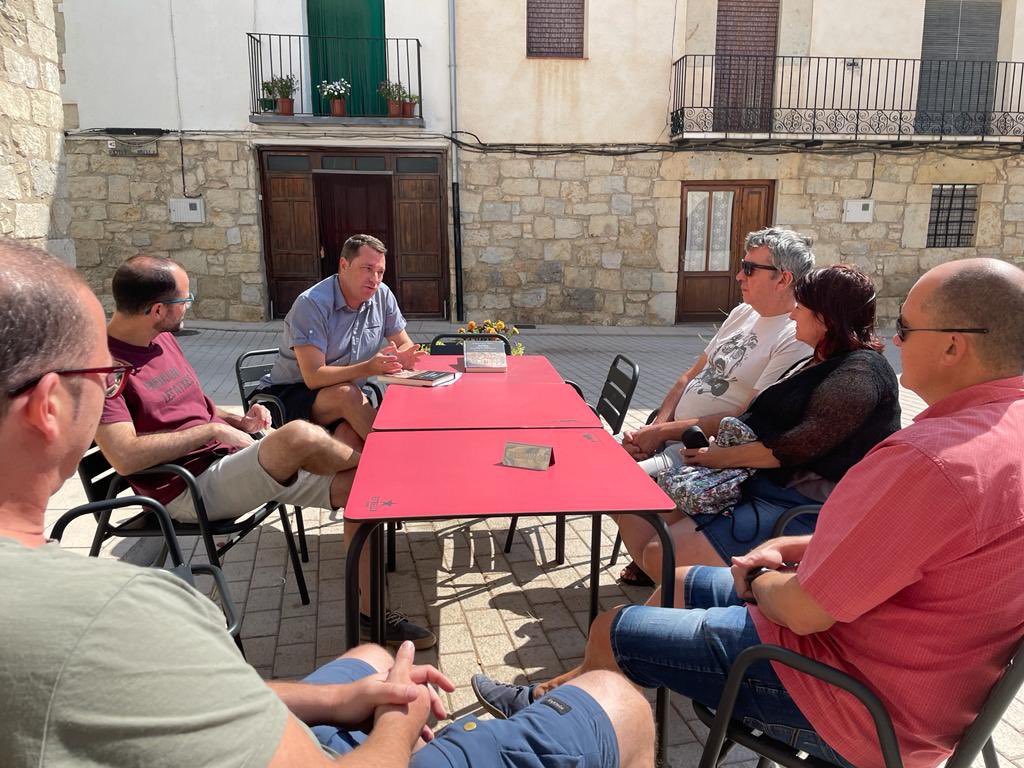 MaestratViu's tweet photo. Avui hem assistit a la presentació de #Seidia a @aresdelmaestrat. 100 anys, a pocs dies (20-8), que s’homenatjara i es dedicara el carrer de l’Hostal de Benassal a Joaquim Garcia Girona, l’homenot que va salvar els mots al Maestrat. https://t.co/eaplnJEb59