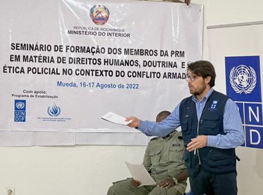 UNDPMozambique's tweet photo. 50 police officers from Mocimboa da Praia, Palma, Nangade, Mueda, Quissanga, Macomia #CaboDelgado #Mozambique trained on human rights &amp;ethics in context of armed conflict @UNDPMozambique #stabilization with @OHCHRMozambique @UNDPAfrica @ONUMocambique https://t.co/BJIAAaMt1h