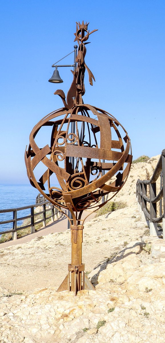 ➡️ ¿Sabes dónde se encuentra esta escultura de El Principito, obra del artista Aurelio Robles, dentro de nuestro municipio? 

#esculturas #elprincipito #costadelsol #turismo #viajar #patrimonio #rincondelavictoria #vacacionesenfamilia #vacaciones #axarquia #llenodevida