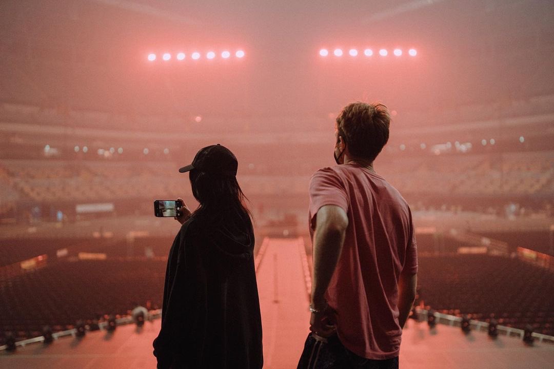 frbillieeilish's tweet photo. ๐ธ| Billie via lโinstagram de @finneas:
โBillieโs first stadium โฅ๏ธ Seoulโ
#BillieEilish #HTESeoul https://t.co/SjMgzP2HTG