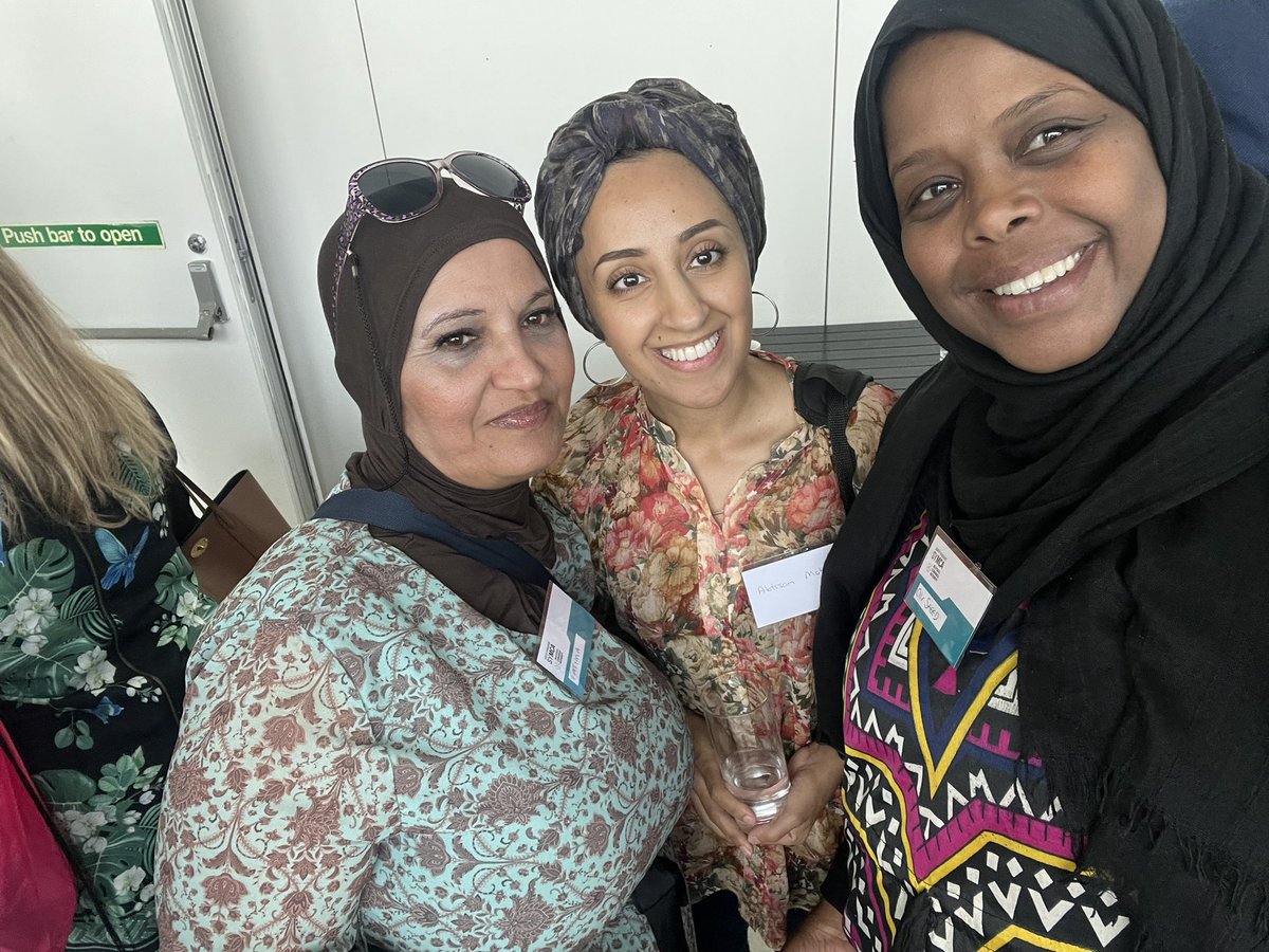 CouncillorSaf's tweet photo. We met with South Yorkshire Mayor @olivercoppard yesterday. He was amazing positive and really concerned about the #Buscuts he took his time to explain it to our local resident Fatima so she can feedback to the residents. Fatima own bought in 200 signatures https://t.co/2qkHElNxs9