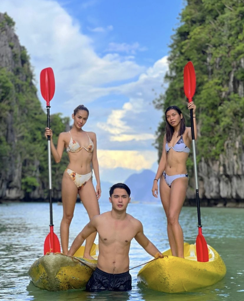 inquirerdotnet's tweet photo. 'IT'S MORE FUN IN PALAWAN WITH FRIENDS' 🌊

LOOK: Samantha Bernardo shares photos of her Palawan trip with fellow ex-PBB housemates Alyssa Valdez and Eian Rances. 

"Celebrating life with the most unexpected people I met inside the PBB house," writes Bernardo. | 📷: Bernardo https://t.co/225HDymiPF