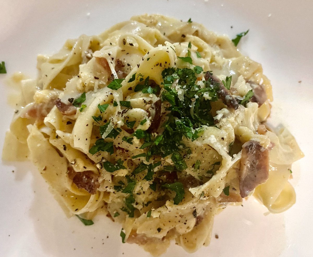 JuliaTempler's tweet photo. Fettuccine Carbonara ๐ท
#MyItalian
#Carbonara https://t.co/U2Ddt6RPHp