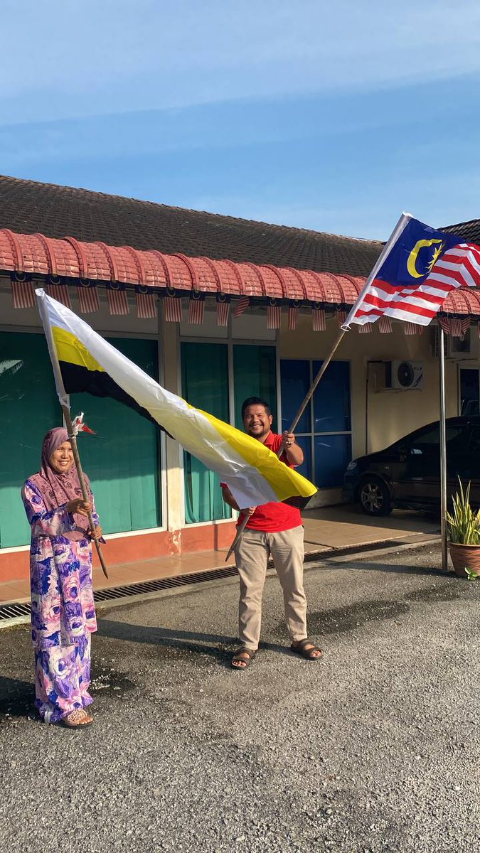 ppkbota_lambor's tweet photo. *🇲🇾Ayuh Kibarkan Jalur Gemilang 🇲🇾* 

Zahirkan Rasa Cinta Kepada Negara dengan Mengibarkan Jalur Gemilang.  Jalur Gemilang adalah lambang negara yang mampu membangkitkan semangat patriotisme, setia dan cintakan negara dalam hati setiap rakyat Malaysia. 💛💙❤️🤍 https://t.co/9pHrjB79zk