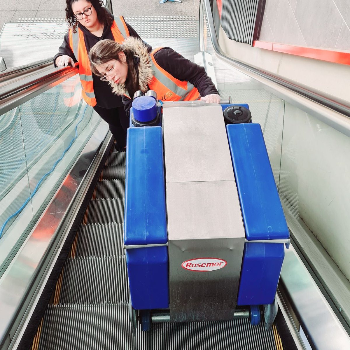 RosemorOfficial's tweet photo. Great photos from our Australian dealer training at the Docklands. 
For more information please email info@rosemor.com
#godfreyscommercial #rotomatic #escalatorcleaning #cleanerescalators #girlpower #escalators #escalatormaintenance #InnovativeSolutions https://t.co/fyGCDLtiZt