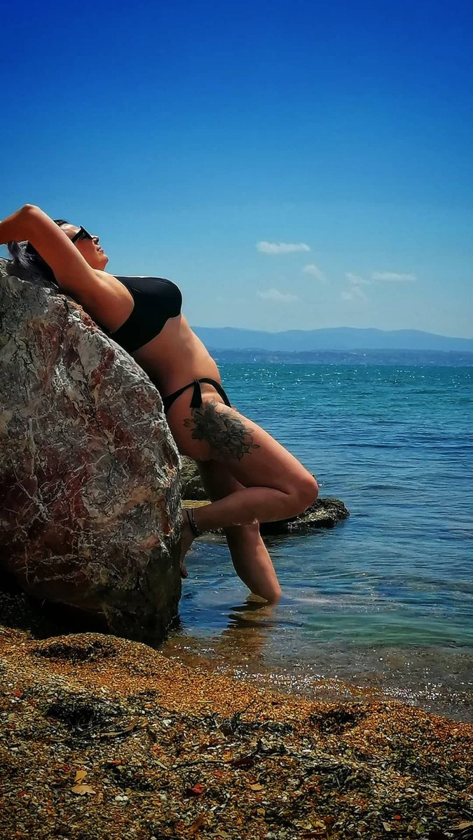 athenatwitt70's tweet photo. “Smell the sea and feel the sky. Let your soul and spirit fly.” – Van Morrison
@vanmorrison - Into the Mystic (1970)
https://t.co/qPEnfxMlWl
#lettheseasetyoufree #smelltheseaandfeelthesky #letyoursoulandspiritfly #seastheday #vitaminsea #sealavie
#VanMorisson #IntoTheMystic https://t.co/bJZCknLHRV