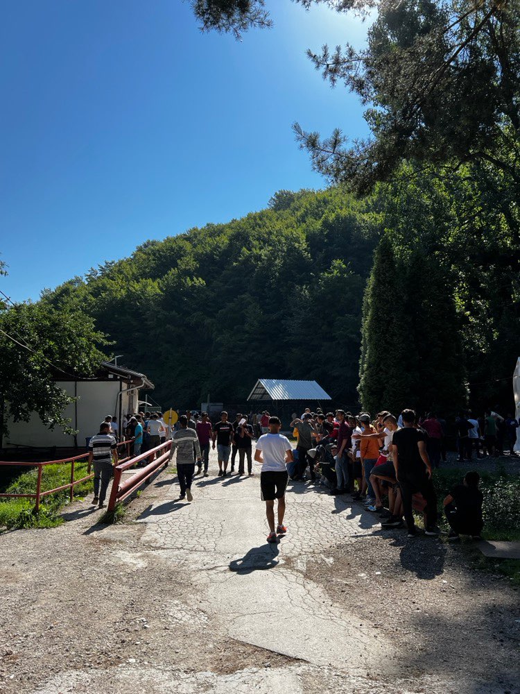 llungarotti's tweet photo. Today in the transit facility in #Blazuj, high turn over of newly arrived migrants. @IOMBiH and @spsgovba  are working with all partners in providing immediate accommodation, assistance and protection as per needs! https://t.co/uElntqNVhQ