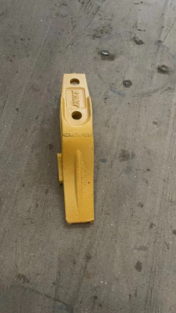Yoki0907's tweet photo. All kinds of backhoe teeth, welcome your inquiry WhatsApp/Wechat/Line/Zalo 008618279588875 #FPS #Puntas #bucketteeth #buckettooth #buckettips #excavatorspareparts #excavatorparts #ripperteeth #heavyequipmentparts #excavatorbuckets #undercarriageparts #earthmovingspareparts https://t.co/gv0Bb4LasW