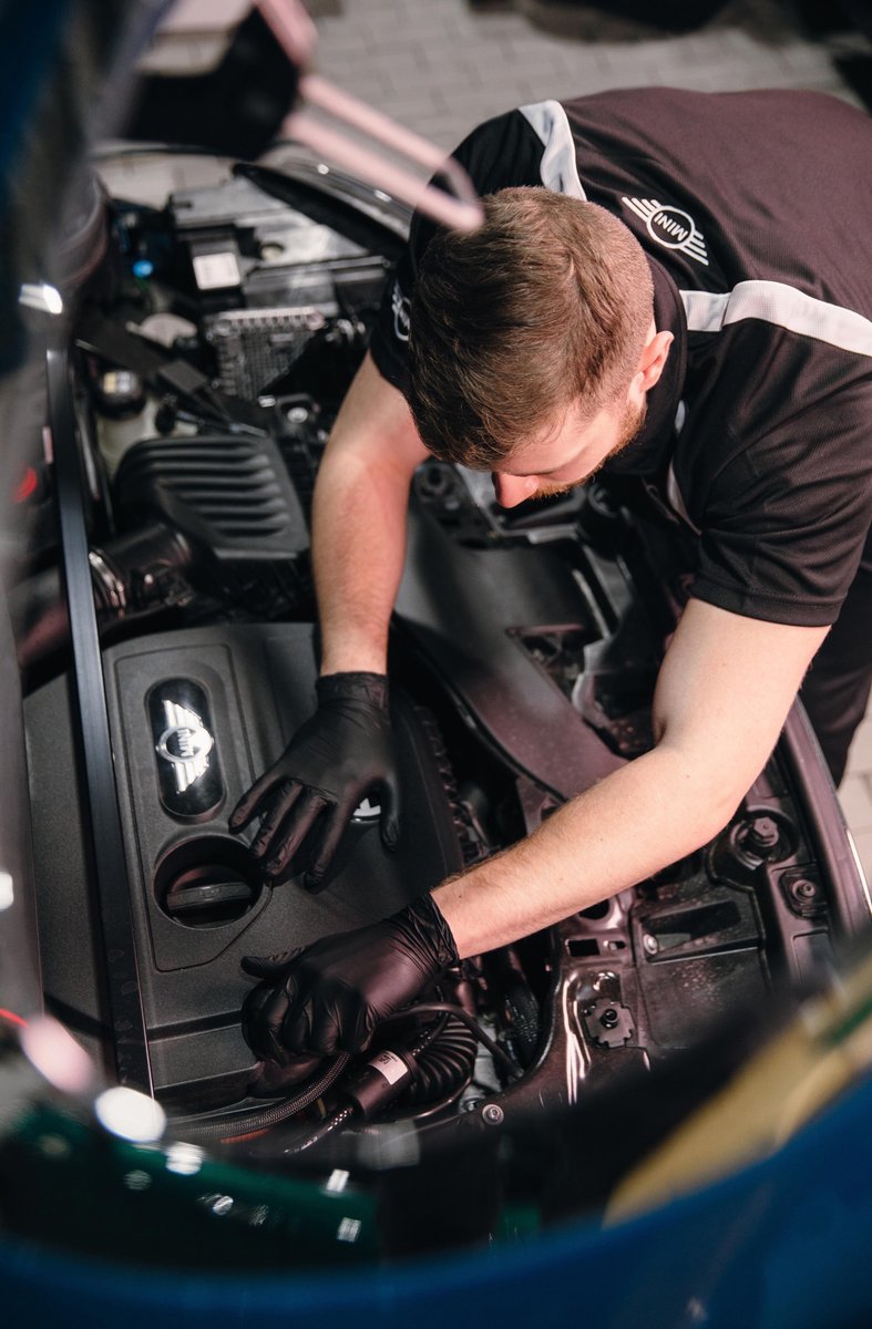 𝐇𝐎𝐖 𝐈𝐒 𝐈𝐓 𝐒𝐄𝐏𝐓𝐄𝐌𝐁𝐄𝐑 𝐀𝐋𝐑𝐄𝐀𝐃𝐘?

Although it's not quite winter yet, make sure you and your MINI are ready to tackle the colder months head on.

Book your seasonal health check today with Snows MINI: bit.ly/SnowsMINIservi…
#mini #miniservice