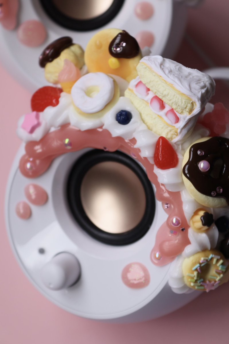 Satotortedeco's tweet photo. https://t.co/TI2o4wBT6w My Cake Speakers© and ramen ashtray release is now live on my site! #gamergirl #originalconcept #originalart #cakespeakers #computerspeakers #clayartist #BlackOwnedBusiness #blackowned #gamergirls #twitch #twitchstreamer #twitchaffiliate #strawberrydress https://t.co/wjIqSVrZ5u