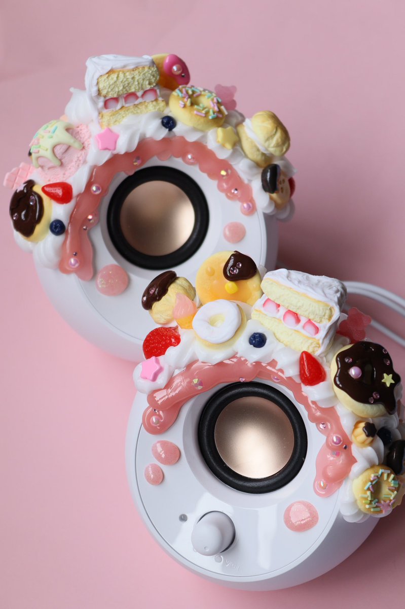 Satotortedeco's tweet photo. https://t.co/TI2o4wBT6w My Cake Speakers© and ramen ashtray release is now live on my site! #gamergirl #originalconcept #originalart #cakespeakers #computerspeakers #clayartist #BlackOwnedBusiness #blackowned #gamergirls #twitch #twitchstreamer #twitchaffiliate #strawberrydress https://t.co/wjIqSVrZ5u