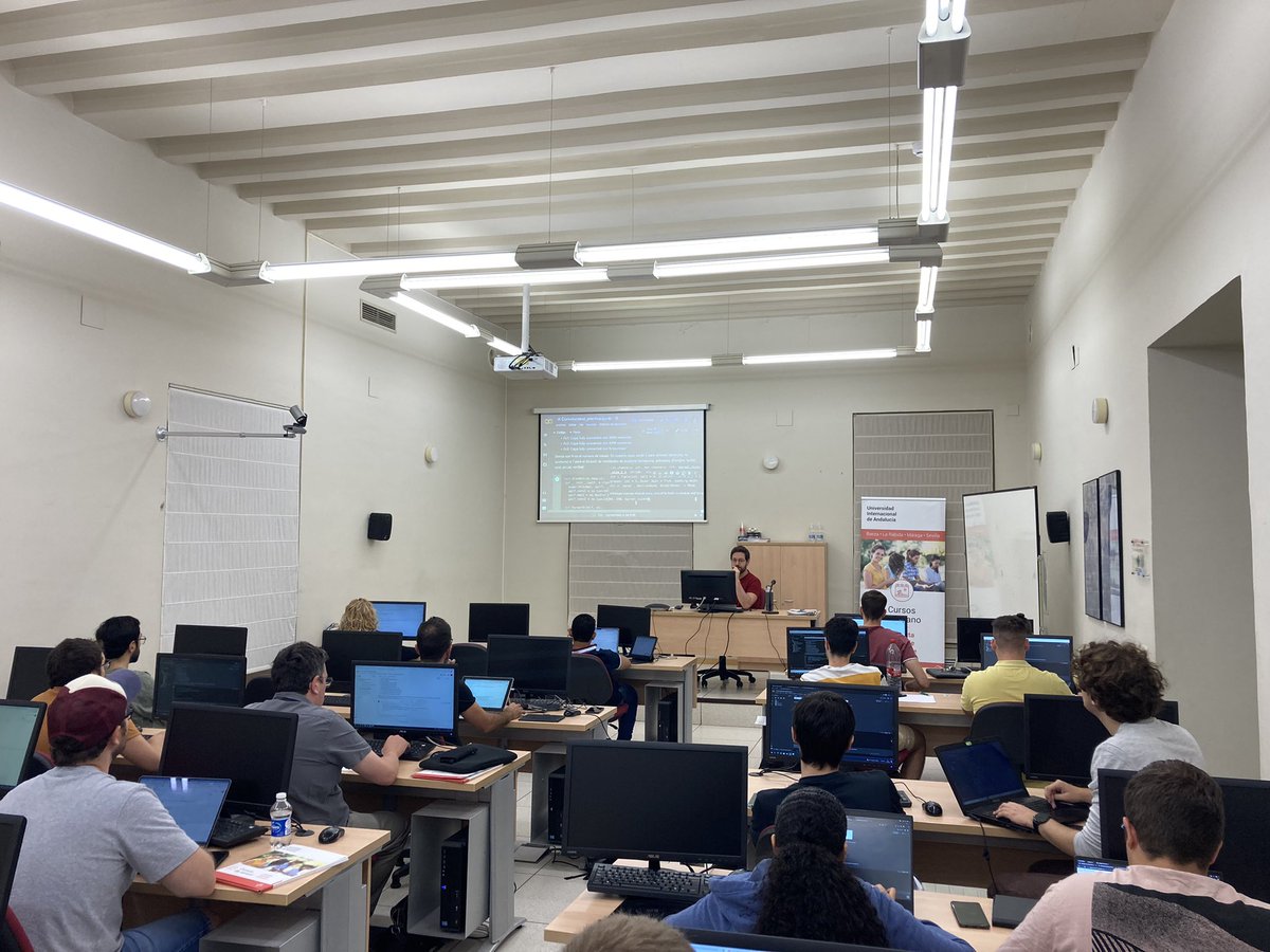 Hoy, redes convolucionales con <a href="/pakitochus/">Fco. Jesús Martínez Murcia</a> en #IAenUNIA