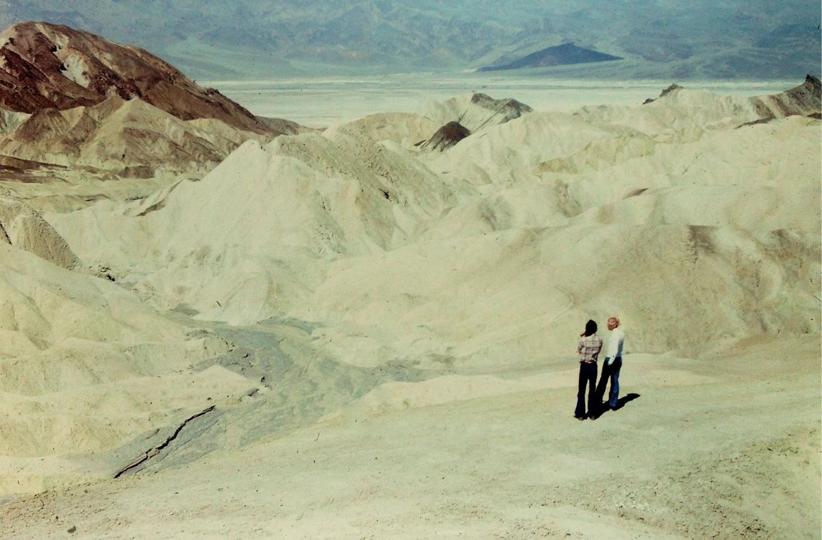 theatredevidy's tweet image. Lionel Baier était hier l&apos;invité des &quot;Bonnes ondes&quot; de la @RadioTeleSuisse où il revient sur sa création de décembre à Vidy &quot;Foucault en Californie&quot; ⤸
rts.ch/audio-podcast/…