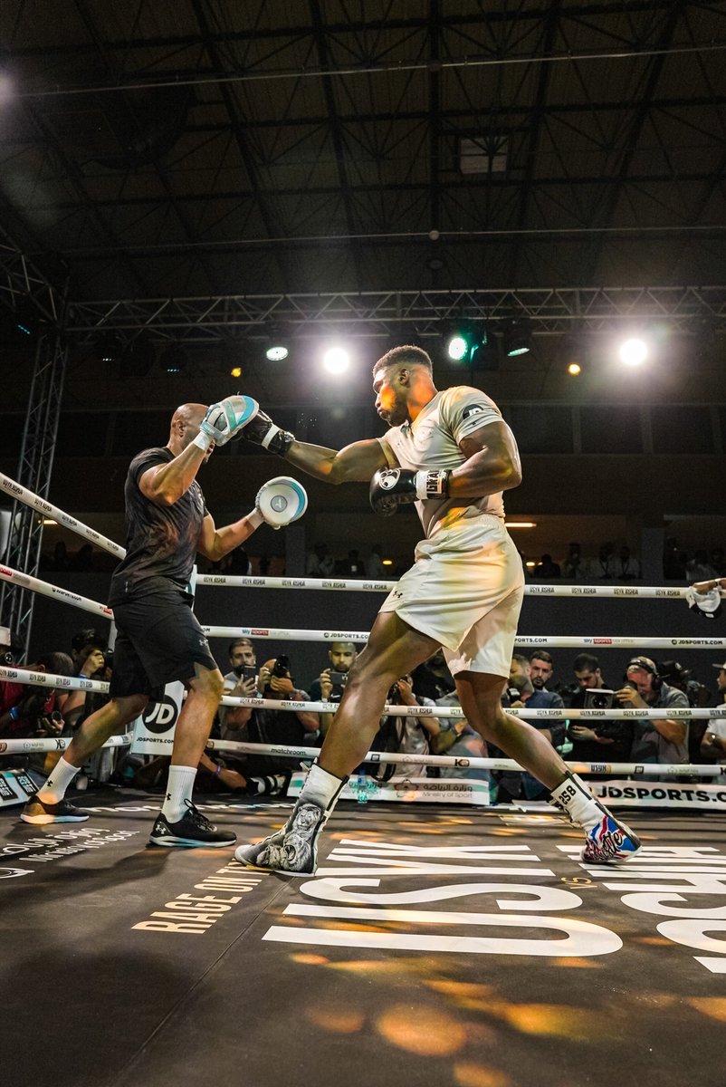 انتهى الملاكمون الان من التدريبات المفتوحة! 

[ #UsykJoshua2 #RageOnTheRedSea #ROTRS ]