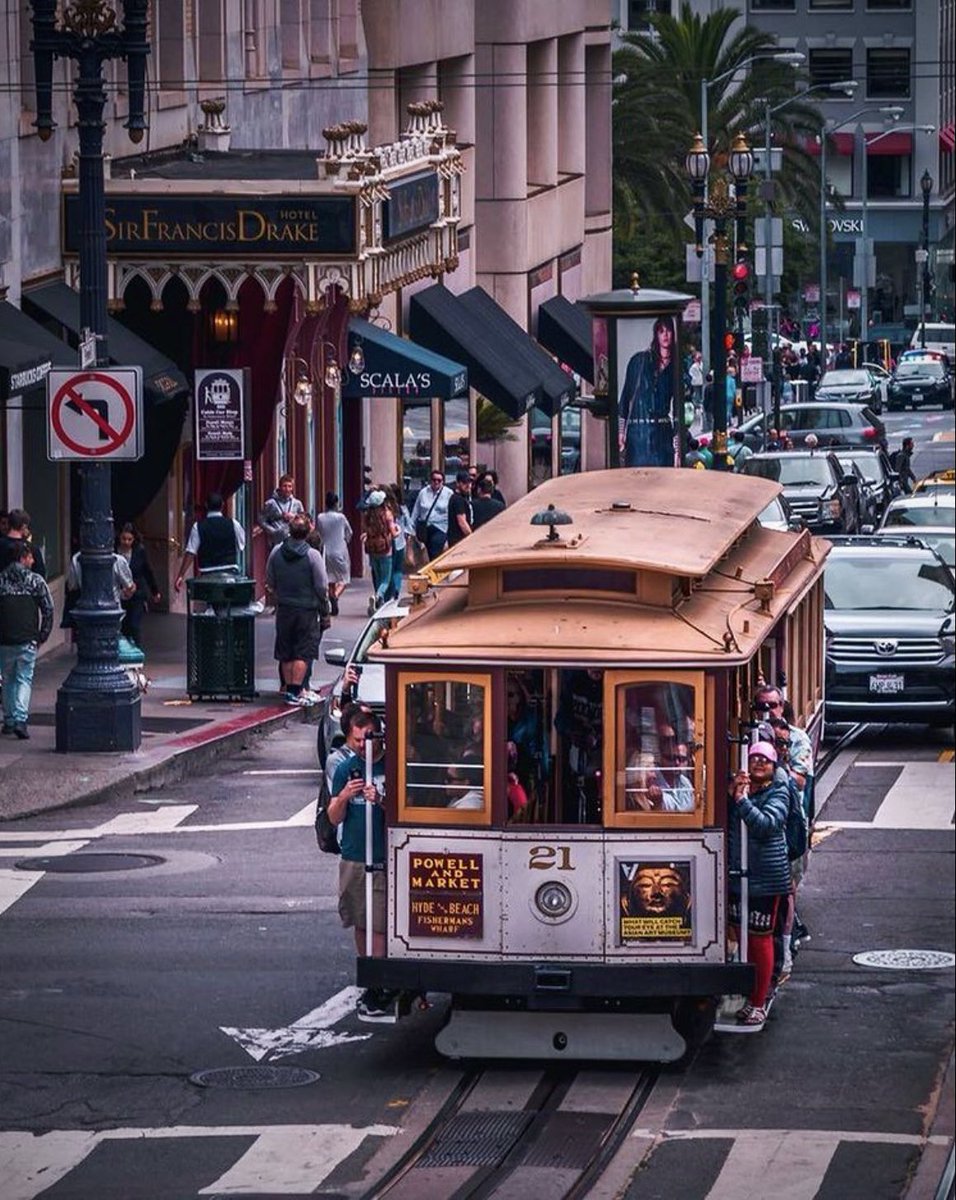 vlady_elena's tweet photo. The Streets of San Francisco… 🌉🚋🌁 ©️kuifjeinamerika https://t.co/8BcsQ35a67