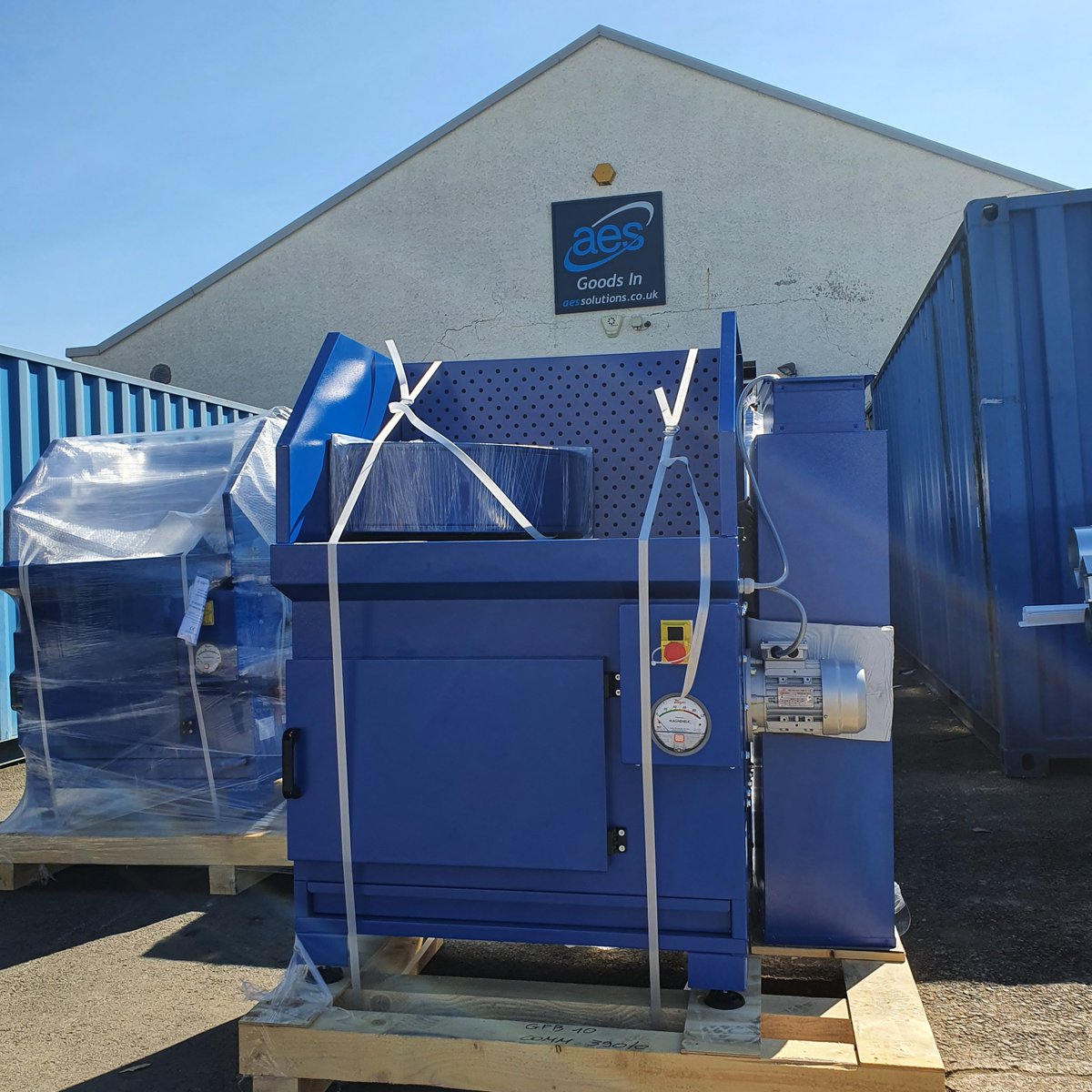AES_Solutions's tweet photo. Fresh Delivery of 14 AES GPB Weld Fume benches all the way from Italy!🇮🇹 These powerful and efficient units are available in 1m, 1.5m and 2m. Check out our full range on our web page here - https://t.co/g5tpng58X2  #AES #Weldfume #Welding #Bench #LEV #Extraction https://t.co/xbqeehX0yX
