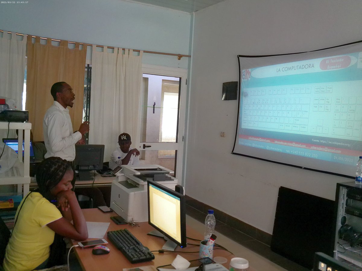 El pasado sábado 13 de agosto, se cerró la primera sesión del Taller de Motivación y Desarrollo Personal que se imparte en el Programa YO SOY HEREDERO. 
El taller tiene como propósito activar y desarrollar la autoconfianza en los jóvenes.
#YoSoyHeredero #Desarrollopersonal