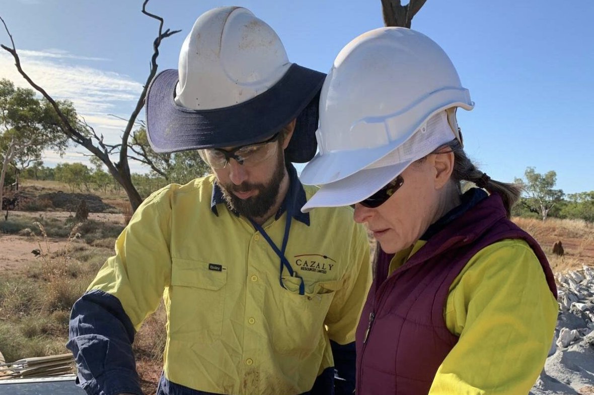 CazalyLimited's tweet photo. Have you listened to Managing Director Tara French's conversation with Matt Birney on @BullsNBearsWA about our #copper drilling campaign at Halls Creek? A great listen for anyone interested in #explorationprojects!
Listen: https://t.co/iSo45BbO5E $CAZ.AX #ASXNews https://t.co/O26fIZUkpF