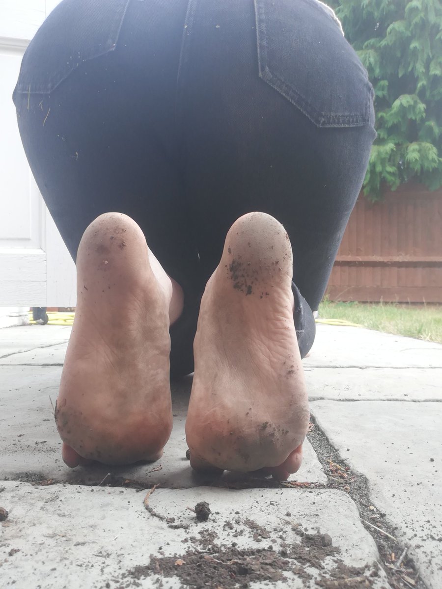 tickletoes91's tweet photo. Come on over to my https://t.co/5Xgn3Zkgkn.

DM for prices x

https://t.co/7x0nZ6Vp2H 

#footnation #buyfeetpics #customfeetpics #englishtoes #longtoes  #dirtyfeet #muddysoles #doggy #feetpics #outdoor #onallfours #toejam #toenation https://t.co/dlDRJLw0HU