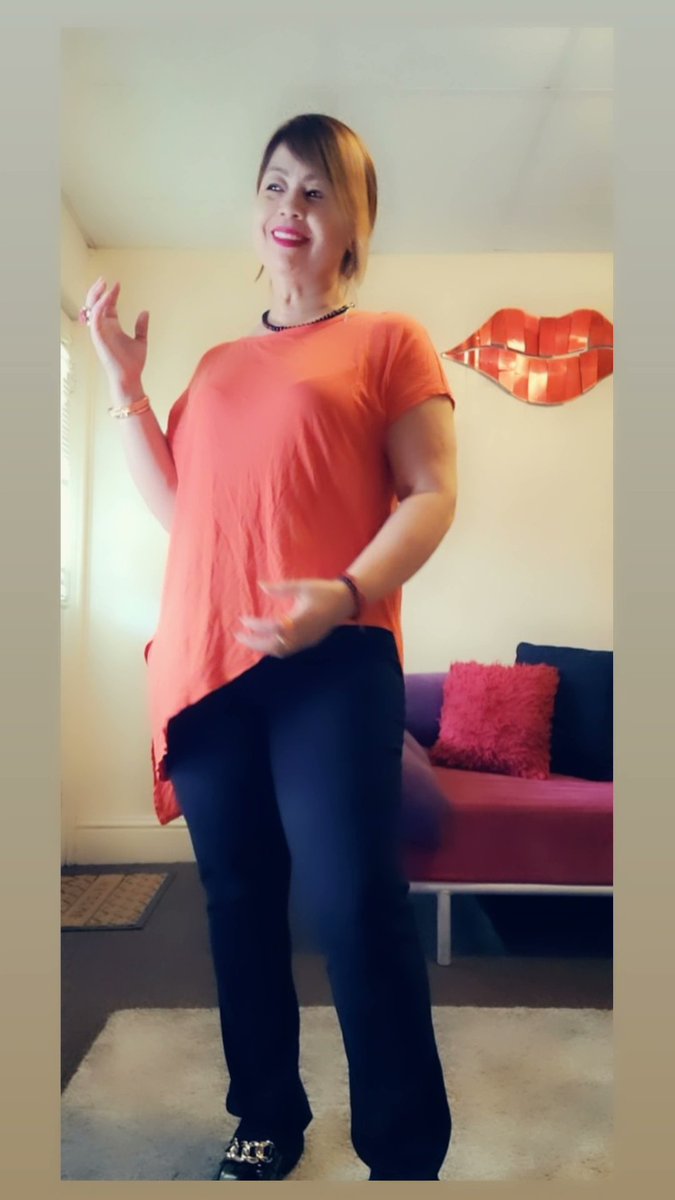 IsabelT88844726's tweet photo. Entre ser y no ser Yo soy💋❤🖤💘 https://t.co/F36ijj28fB