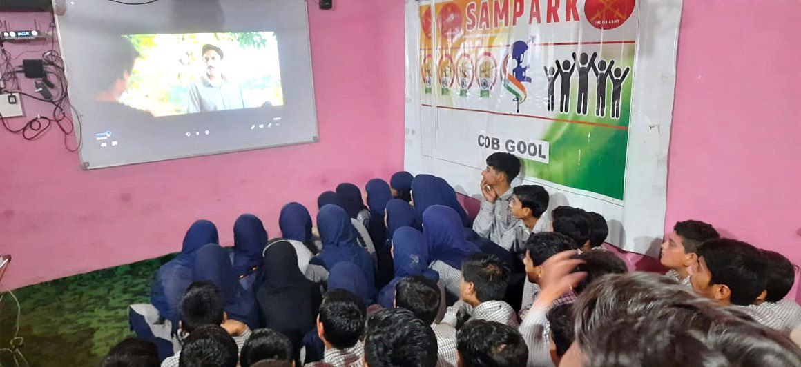 IftikarC's tweet photo. In the run up to celebration of “Azadi Ka Amrit Mahotsav” the Indian Army at Mahore organised screening of patriotic movie “Shershah” for the youth at Gool in Ramban district.
#agnipathscheme 
#قانون_الطفل_مسموم 
#ولي_العهد_يتشرف_بغسل_الكعبة 
#تفريج_كربه 
#سكربت89 https://t.co/CQzIskHwCp