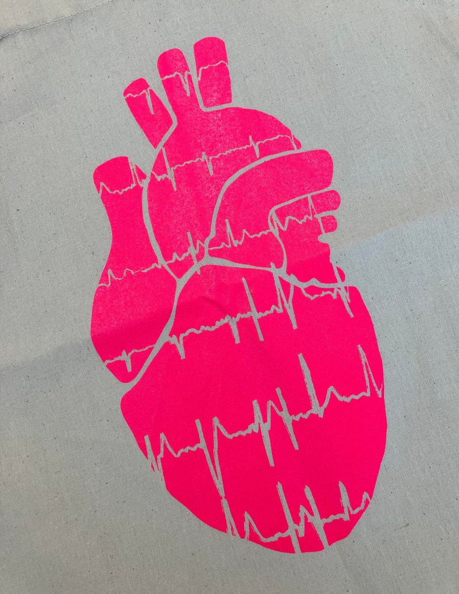 paperdolls2020's tweet photo. We're selling merch to support the Royal Papworth Charity Trust, with 20% of profits going directly to @RoyalPapworth🥰Just pop us a message stating what you'd like to buy, or catch us @edfringe 22nd-27th Aug @theSpaceUK Haldane Theatre, Surgeons Hall #edfringe #OrganDonation https://t.co/mivH3Yebq8