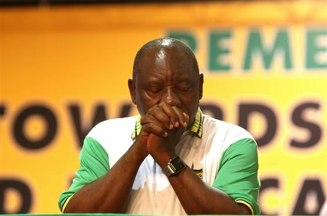 Gentlements's tweet photo. 🔥🔥BREAKING 🔥🔥🔥Advocate Dali Mpofu says he will take  legal action to ensure that President Cyril Ramaphosa is called as a witness in the impeachment hearings of Public Protector Advocate Busisiwe Mkhwebane. https://t.co/tq3P7pJa31