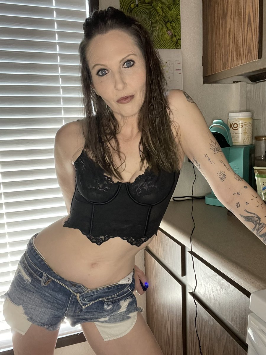Amberd1111's tweet photo. https://t.co/WAcEhODkyF cum play with me you sexy animals https://t.co/XPXU7Fy82s