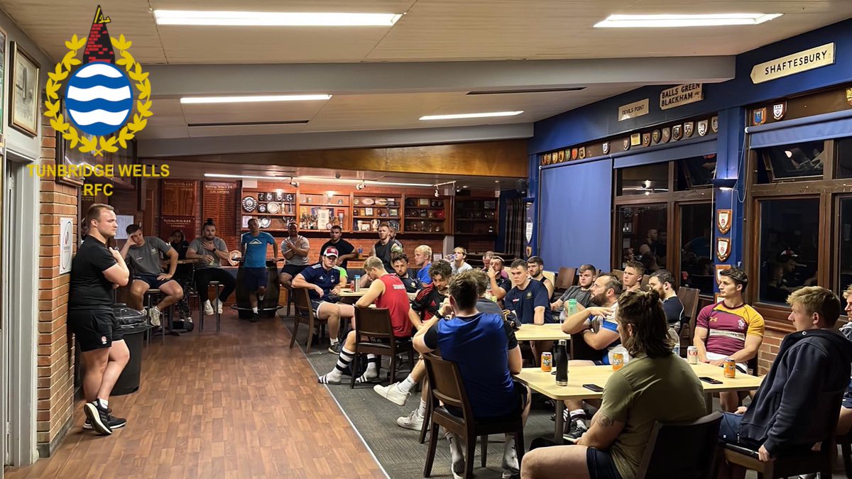 tunwellsrfc's tweet photo. Big thanks to Billy Huntley, Kent RFU Referee, for coming up to the club for a post training Q&A with the Senior Squad and Coaching Team.
Great way for players and coaches to better understand how referees manage games
@KentRugby
#oneTWRFC #rugbyunion🏉 #respectreferees https://t.co/YM1xnosCTb