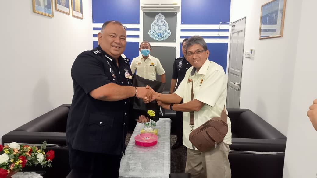 pppnjkrslgr's tweet photo. 17.8.22 - Deligasi PPPN Slgor memulakan sesi Lawatan Teknikal ke Kelantan pg ini dgn mlwt IPD Pasir Mas. PPPNS jg dibawa mlwt lapang sasar tertutup serta bbrpa ruang lain sbhgn dr sesi lesson learned untuk projek IPDKU dan projek Balai Polis BJ.
@JKRSelangor
#pppns https://t.co/6Q2eIgHRFi