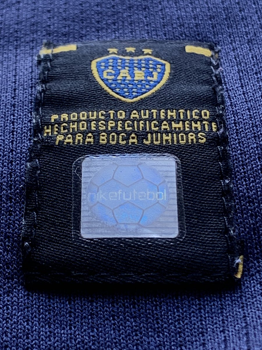 NPShirts's tweet photo. Boca's 06/07 home shirt with custom name print (which is a tad worn out). Size has been washed off, so I can only suppose... XL? 50€ incl. shipping. https://t.co/RJh4g6OuLn