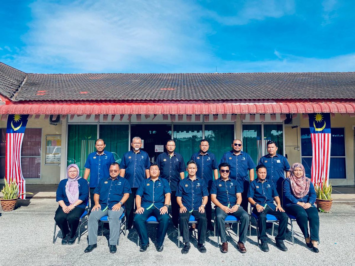 ppkbota_lambor's tweet photo. Mesyuarat Pengurusan PPD/PP Peringkat Lembaga Pertubuhan Peladang Wilayah Perak Selatan Bil. 2/22

Tarikh: 17 Ogos 2022
Tempat: Bilik Gerakan PPK Bota/Lambor

#LPPMalaysia
#LPP4farmers
#PerkasaPeladang
#KeluargaPeladang
#KeluargaMalaysia
#MAFIMalaysia
#ppkbota
#lppperak https://t.co/XGxlRfGOW2