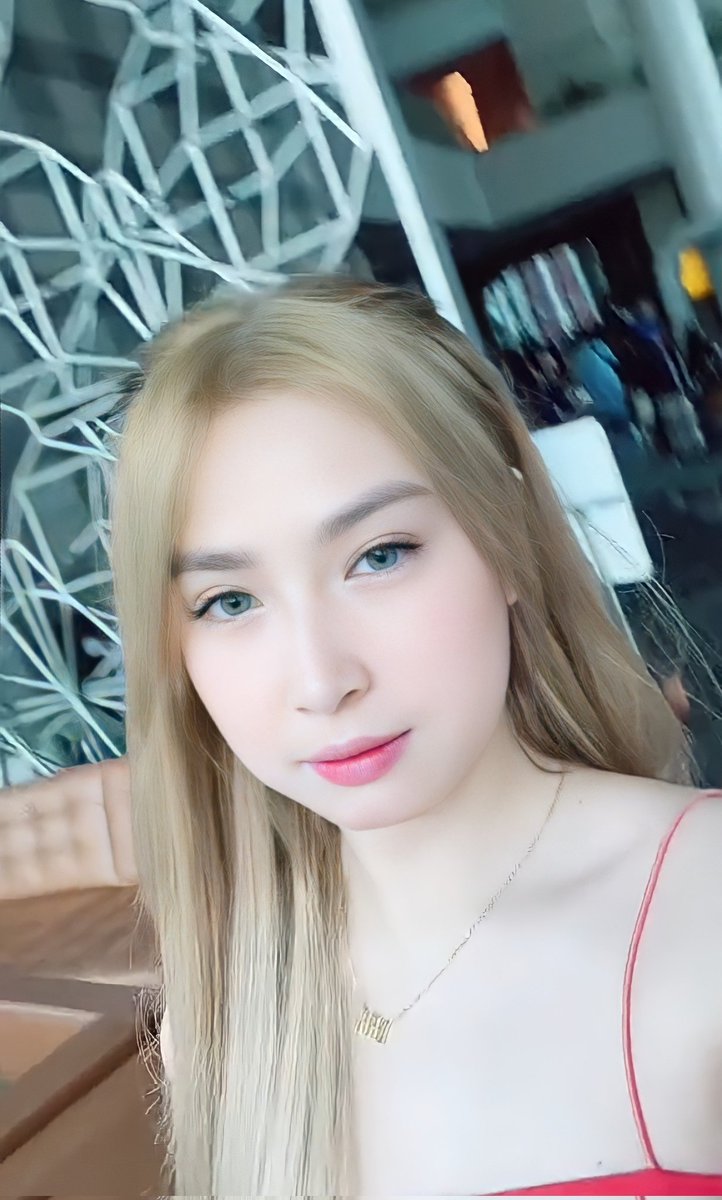 DailyYumi's tweet photo. — She owns that look. @iamyumigarcia 

→https://t.co/OfOQnKYOsF https://t.co/1sHohKVE6e