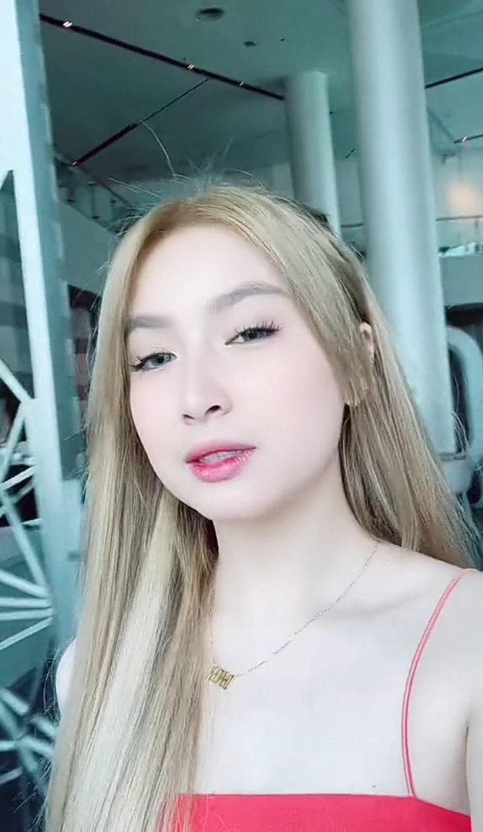 — She owns that look. @iamyumigarcia 

→tiktok.com/@iamyumigarcia…