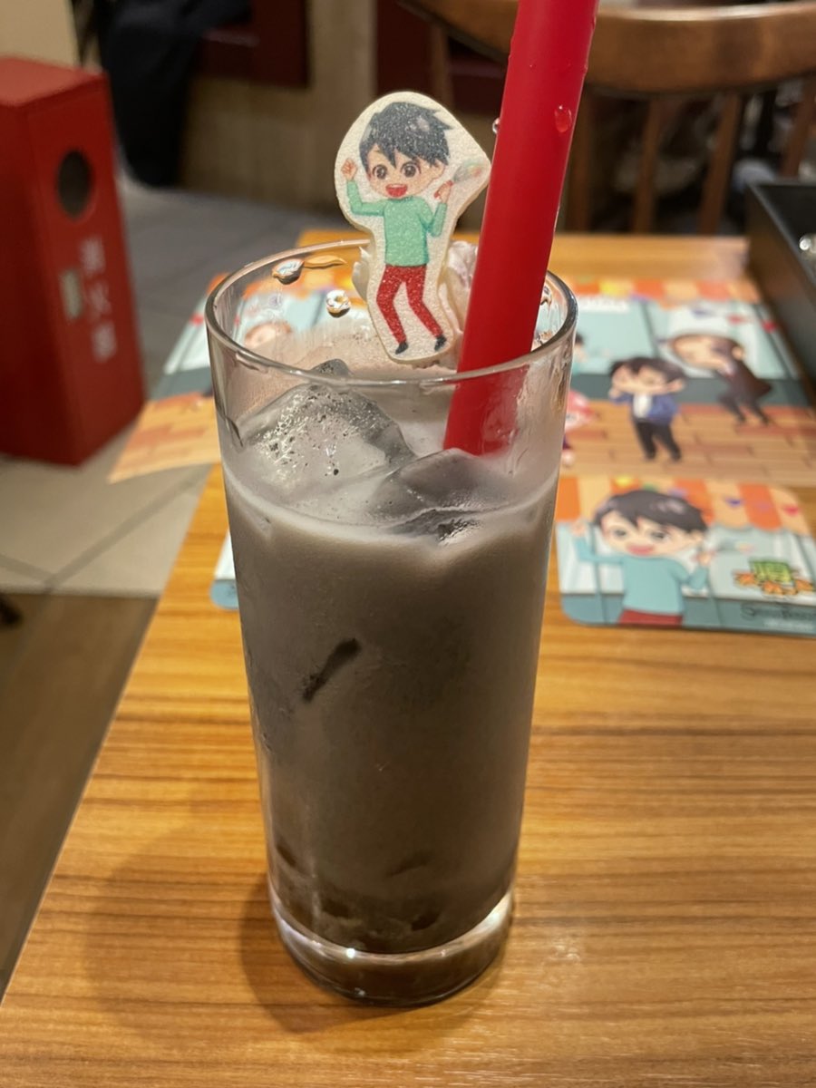 テメェら昨日から噂のスカッと✖️スイパラコラボが始まったのはもちろん知ってるよな！？俺は昨日、早速変装して1人で新宿店に行って来たぜ🥸特にヘイジのコンクリ風タピオカドリンクは最高🥤✨
俺も1人で行ってるし、お一人様でも大歓迎だ！宇和佐町のみんな待ってるからな！
sweets-paradise.jp/collaboration/…