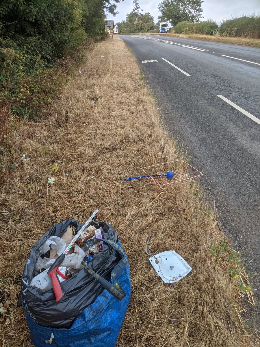 EricTorrington's tweet photo. Today's 2hr+ A38 #litter pick netted 1500 items between #Epney junction and #Moreton Valence Garage. Mangled road traffic signs recovered in cut grass. Supporting @TruckersUp @KeepBritainTidy @StroudDC https://t.co/MbDUzaORF1