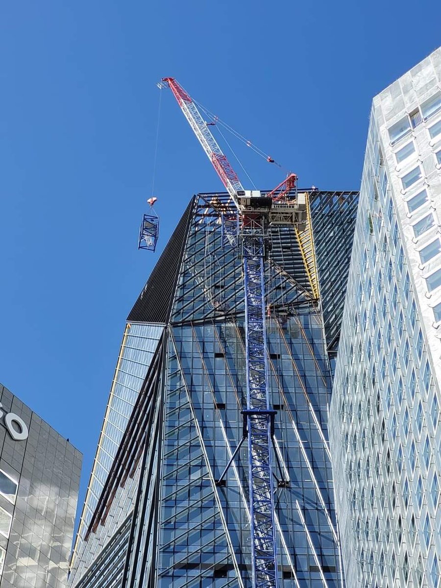 a_hexagone's tweet photo. Notre grue à tour Liebherr 280 HC-L 12/24 louée par notre client SOLUMAT sur le chantier de La Défense Tour HEKLA

#montagegrue #liebherr #grue #construction #grueliebherr #grueliebherrech #chantier #grueatour #grueàtour #gruedechantier #france #travaux #equipment #litronic https://t.co/2zeD68w9qT