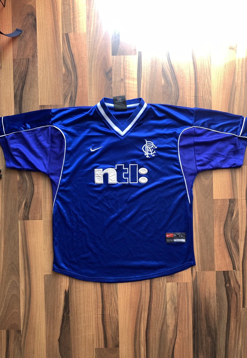 NPShirts's tweet photo. Rangers' 00/01 home shirt in XL. In great condition. 35€ incl. shipping. https://t.co/CdJxUKzF0S