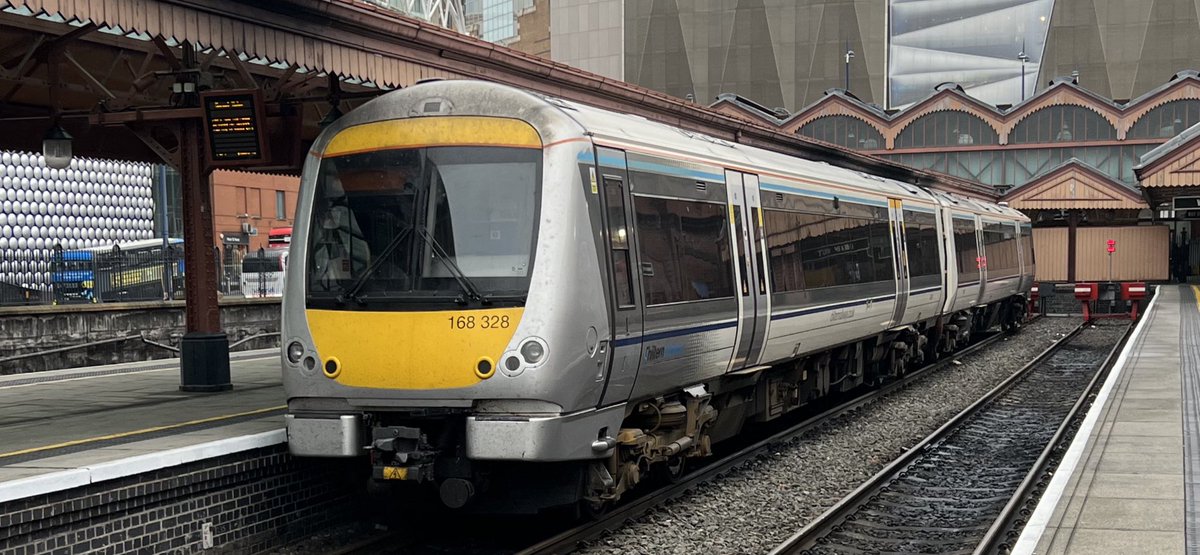 PlatformEdge1's tweet image. 168328 at Birmingham Moor Street waiting to do the 11:15 to Marylebone #Class168