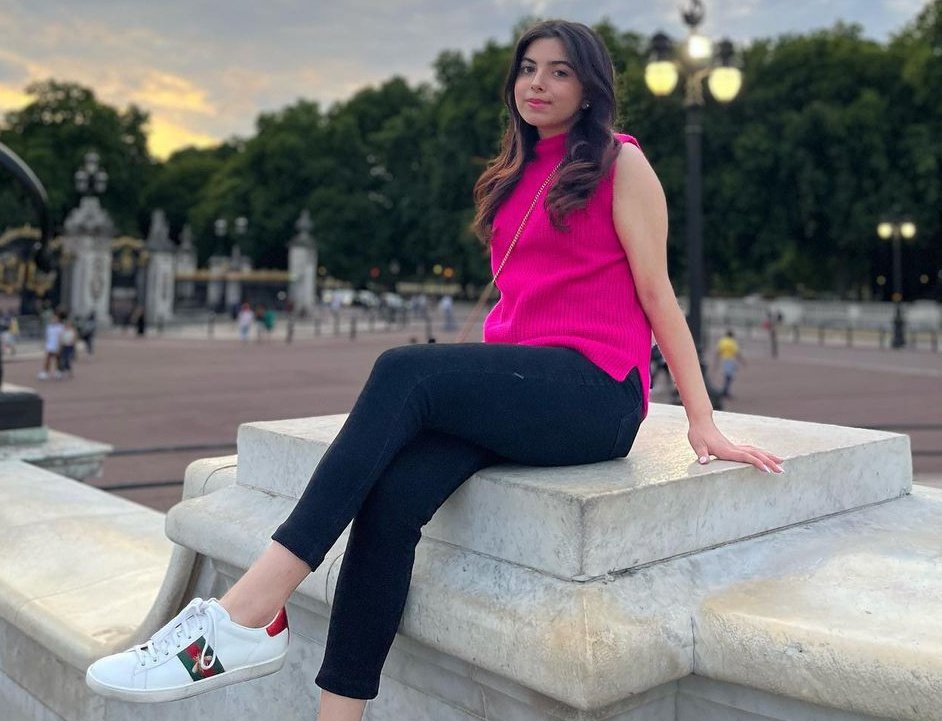 ShowbizAndNewz's tweet photo. Dear @OfficialDPRPP &amp; @fsdpolice we appreciate your efforts regarding #Faisalabad incident as you have arrested 5/6 culprits including Sheikh Danish Ali, Faizan, Shoaib, Khan Muhammad &amp; Maham (Maid), but what about #AnaAli who's the daughter of #SheikhDanish mentioned in FIR ❓ https://t.co/jq7E0NpTdy