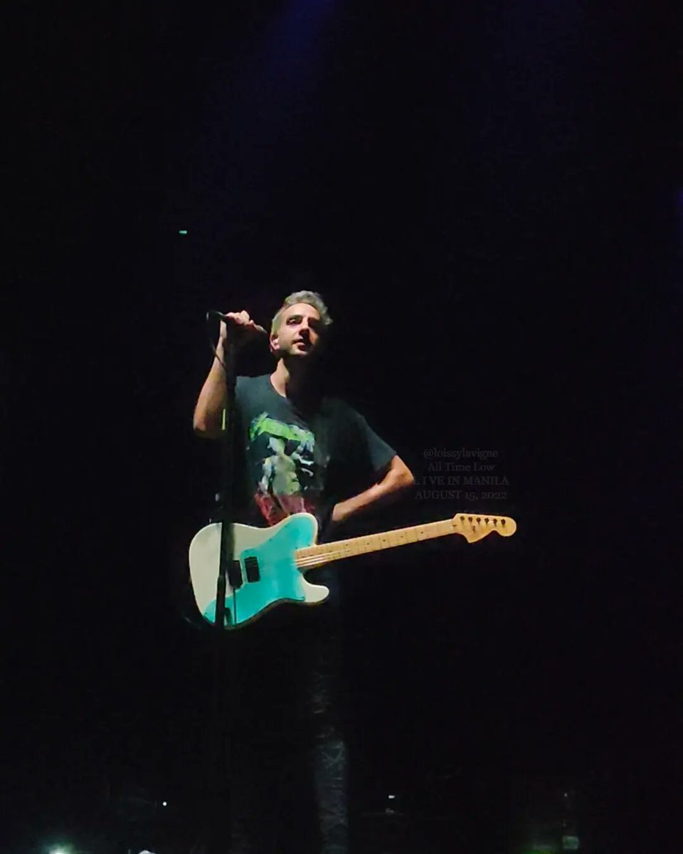 loissylavigne's tweet photo. @AllTimeLow  #AllTimeLowLiveInManila   @pulpliveworld 
Thanks to sir @Vernon_Go https://t.co/PyOrLEgHAf