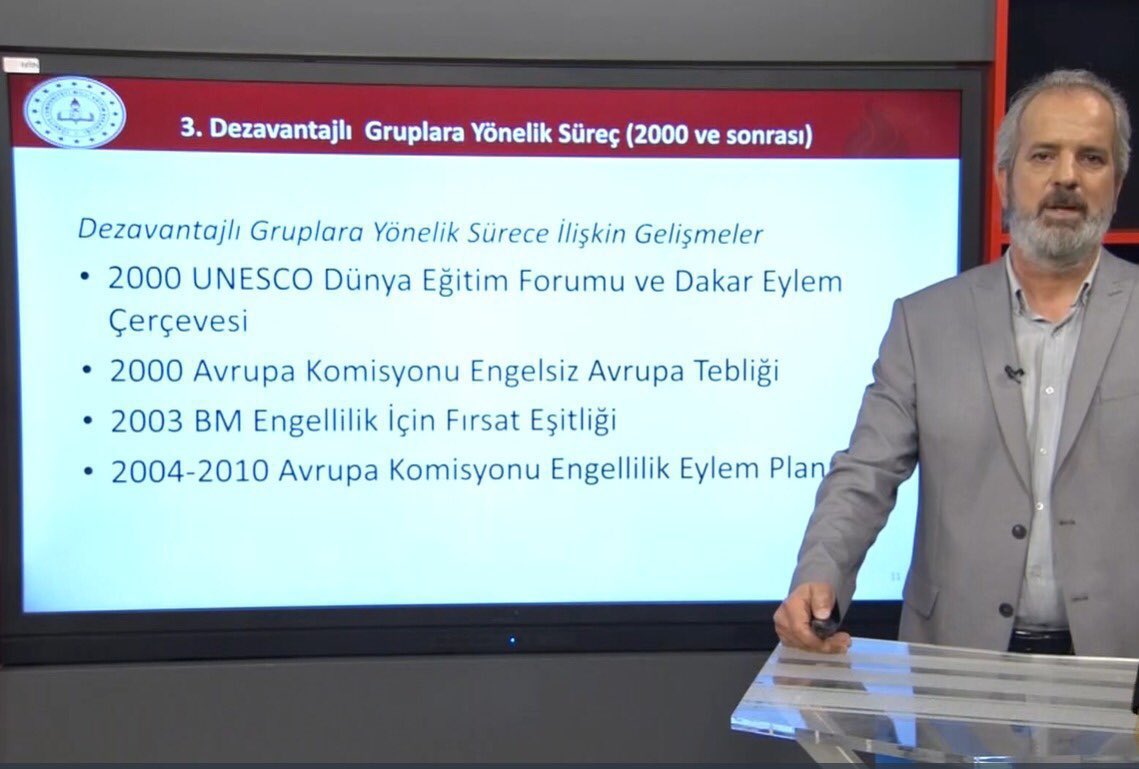 “20 Profesörün bakarak okuduğu 400 sayfa bilgiyi 1 öğretmenden EZBERLEMESİNİ istemek nasıl bir eğitim anlayışıdır.” Sorusunun cevabını istiyoruz.
 #ogretmenlerayakta 
 #öğretmenlerayakta
#mebitibarımızadokunma