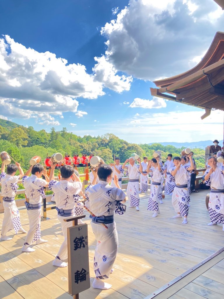 hutagozanomaro's tweet photo. コンチキチンで始まって、送り火で終わる季節。
京都の夏、祈りの夏。 https://t.co/ql9wZJnki7