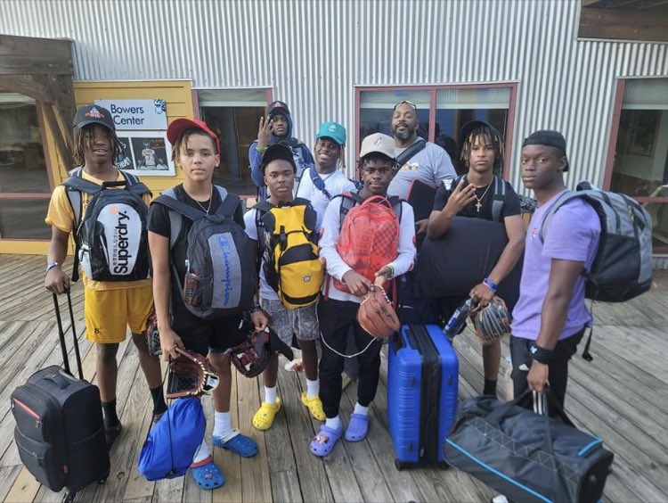 G3Baseball's tweet photo. @G3Baseball #G3BA14U
Off for a week of ⚾️ Camp @RipkenExpAB
#G3Strong Coach @MrKydese https://t.co/Lr9Xs6uGcT